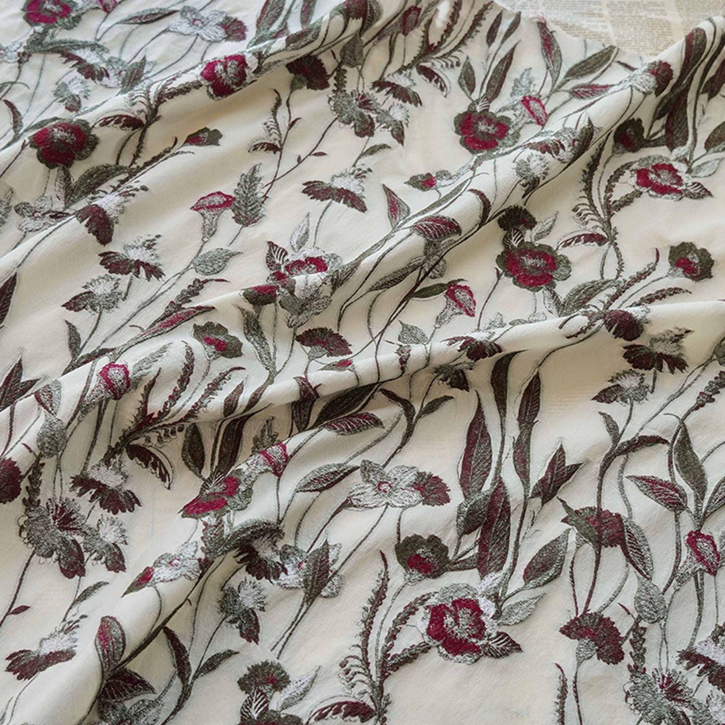 Tissu jacquard à motif floral : texture 3D, largeur 127 cm (50 po) - Vendu au mètre