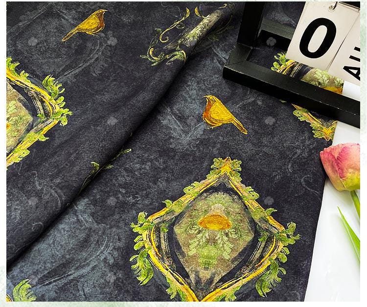 Élégant oiseau doré sur tissu de coton minuit ��� Matières de mode et d'artisanat oriental"Large