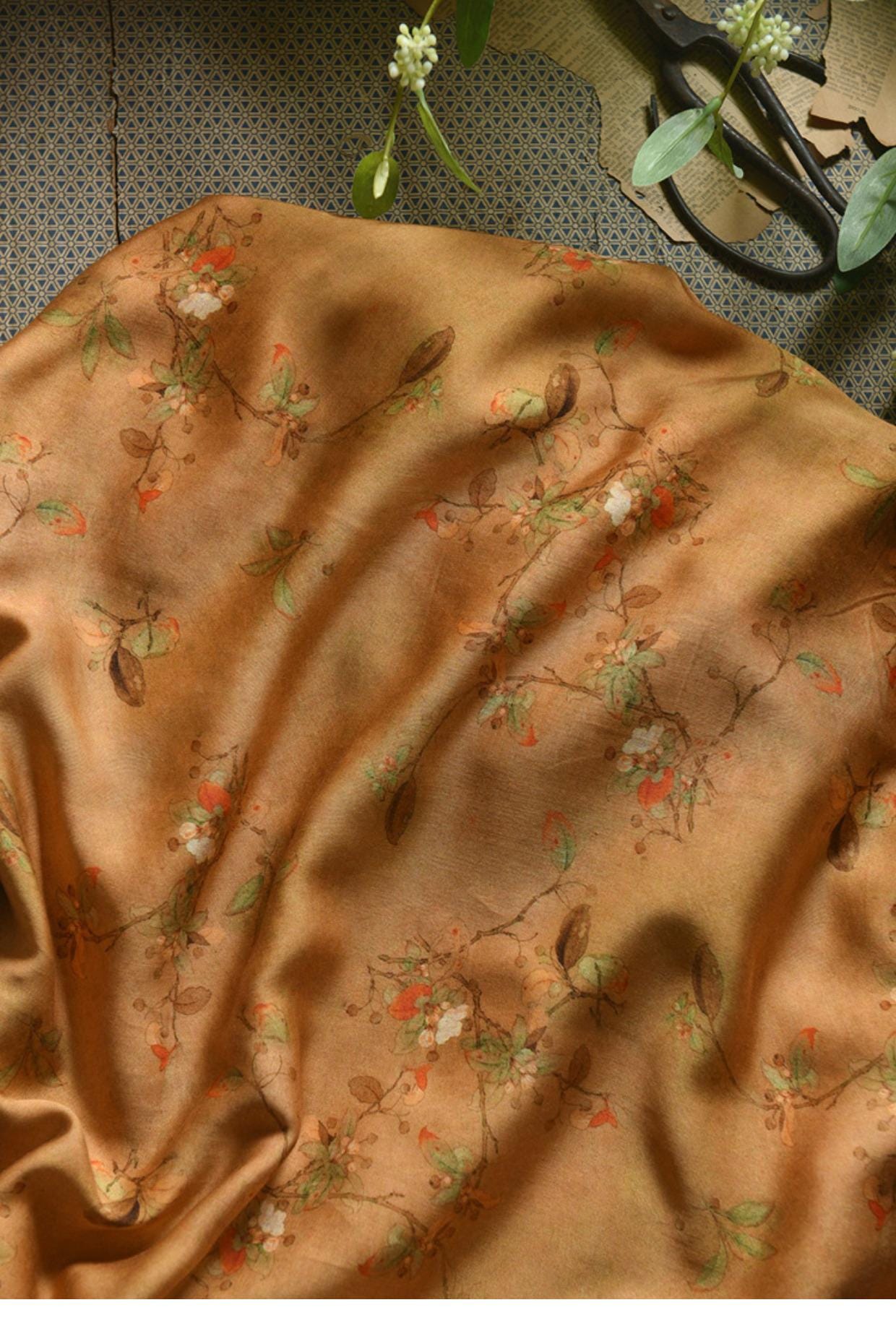 Tissu en coton à motif floral : style peinture à l’encre de Chine, 140 cm de large