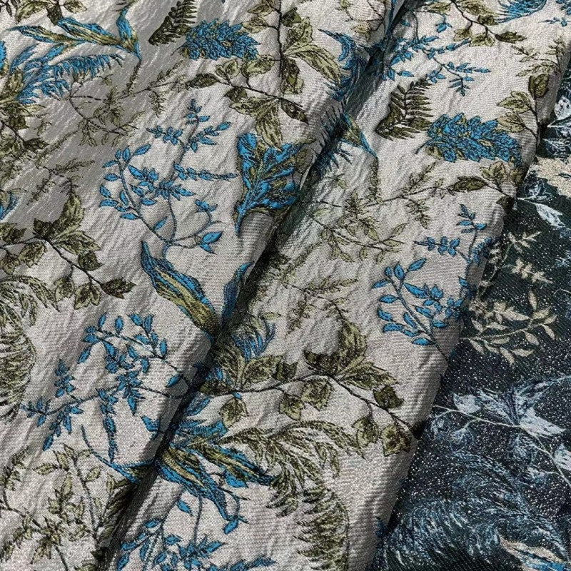 Tissu jacquard à motif de feuilles bleu paon : tissu d’ameublement et de costumes, 145 cm de large