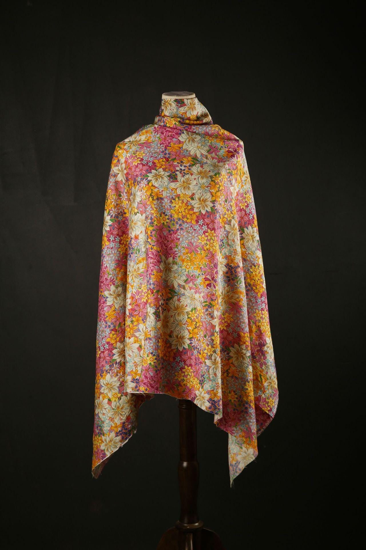 Botanical Tencel Linen Fabric: Floral Print, Eco-Friendly (59")