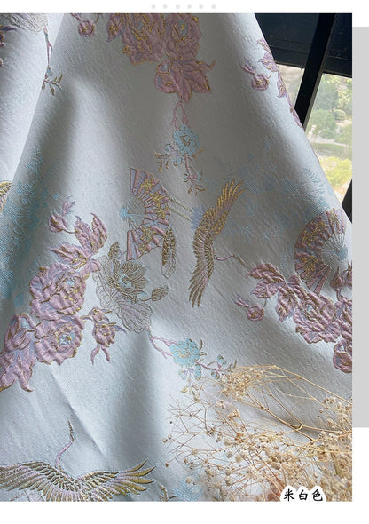 Tissu jacquard Grue Lotus : ameublement tissé à motif doré gaufré 3D, costumes, décoration