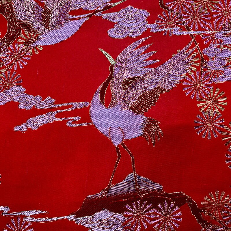 Tissu satin jacquard à motif de grues rouges : brocart antique pour cheongsam (au mètre)