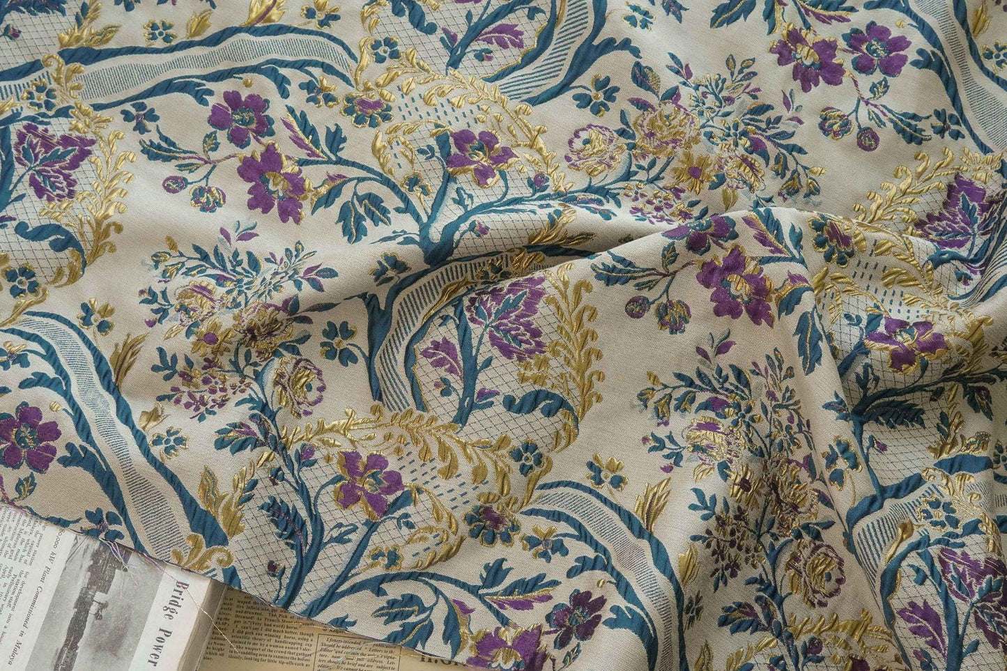 Floral Damask Jacquard Fabric: Retro Palace Style Upholstery, Costume, Decor