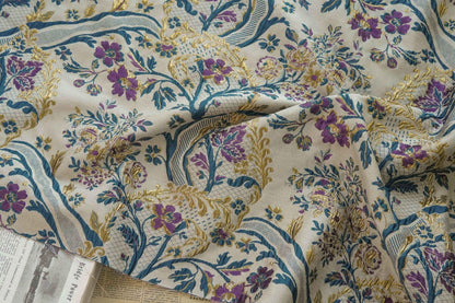Floral Damask Jacquard Fabric: Retro Palace Style Upholstery, Costume, Decor