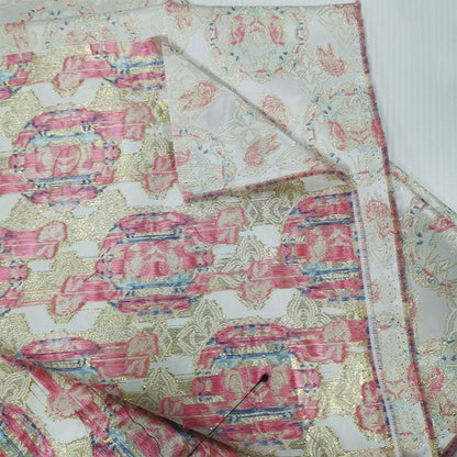 Tissu jacquard vintage : motif papillon et fleur en fil doré, 145 cm de large - au mètre