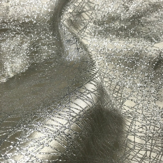 Tissu jacquard à fil argenté : ameublement et matelassage haut de gamme, 145 cm de large