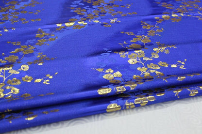 Tissu brocart à fleurs de cerisier : mélange de soie et de rayonne à motifs floraux japonais