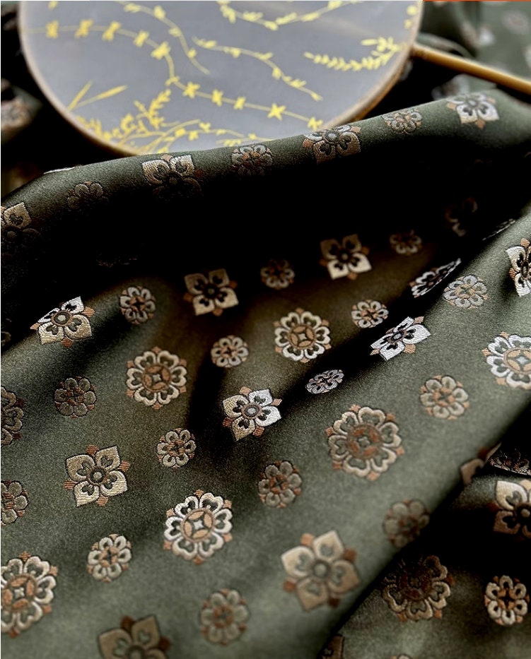 Nishijin Brocade Fabric: Tang Dynasty Pipa Pattern, Gold Thread (59"W)