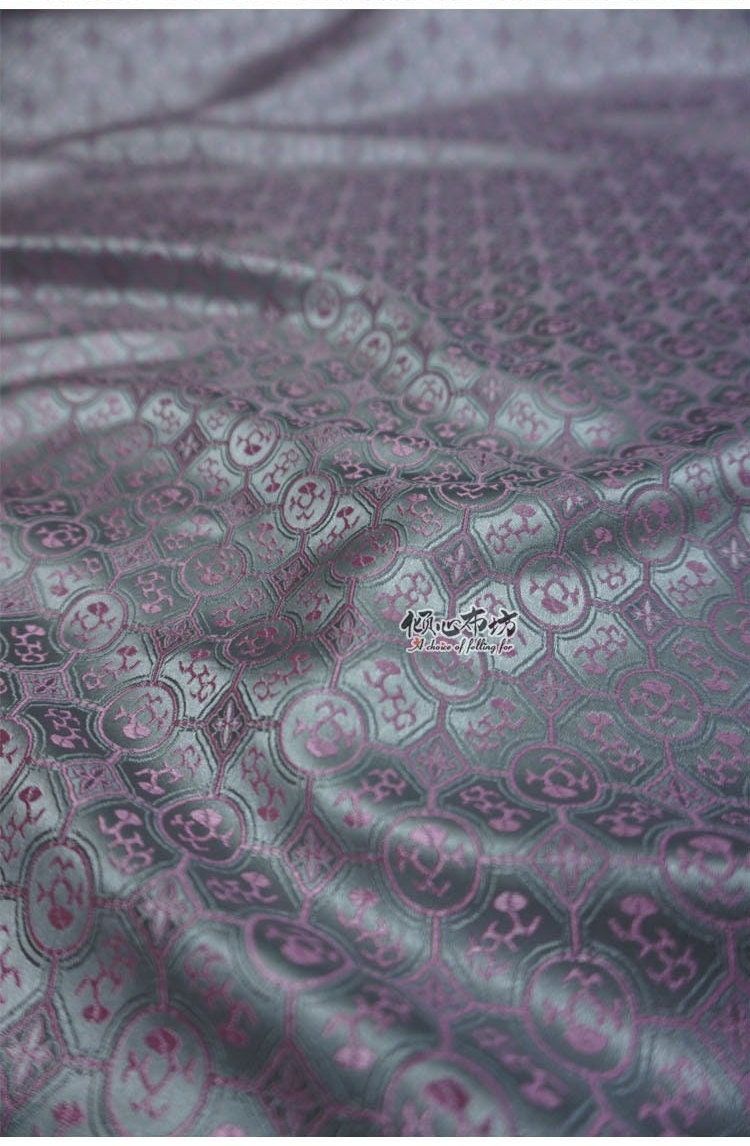Tianhua Jacquard Brocade Fabric: Silver Damask Silk Rayon (29"W)