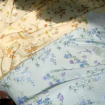 Tissu jacquard damassé à fil d'or : brocart à motifs d'oiseaux et de fleurs (59 po de largeur)
