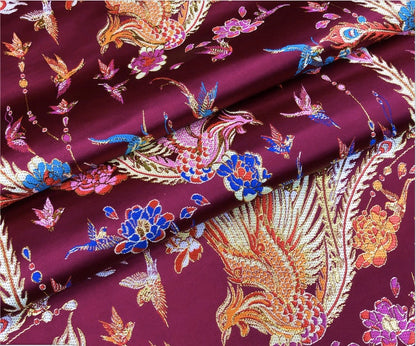 Tissu satin jacquard Phoenix : Hommage aux oiseaux, tissu d'ameublement rouge (29,5 po L)