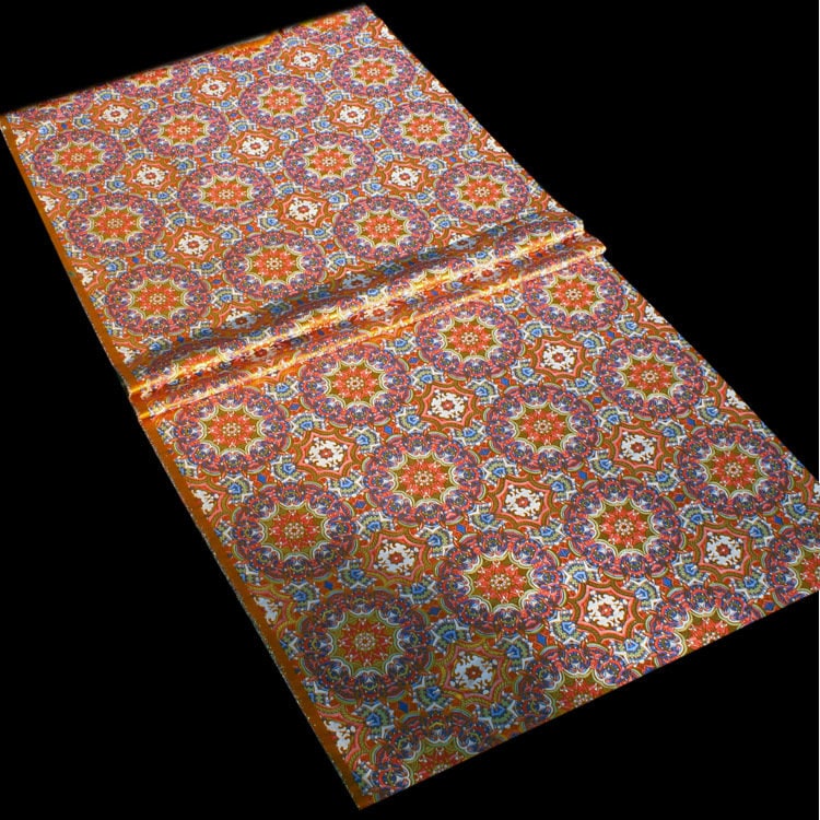Tissu brocart Thangka exotique : satin jacquard tibétain (75 cm x 145 cm)