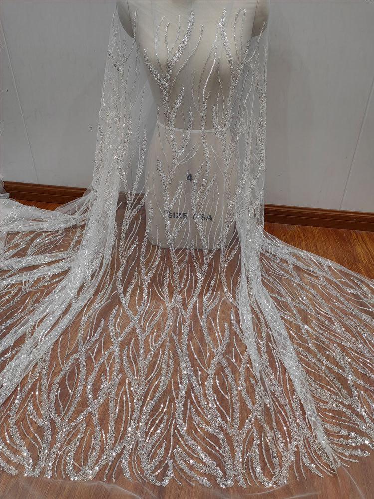 Tissu de dentelle à paillettes et perles : voile de mariée, confection de poupées, loisirs créatifs