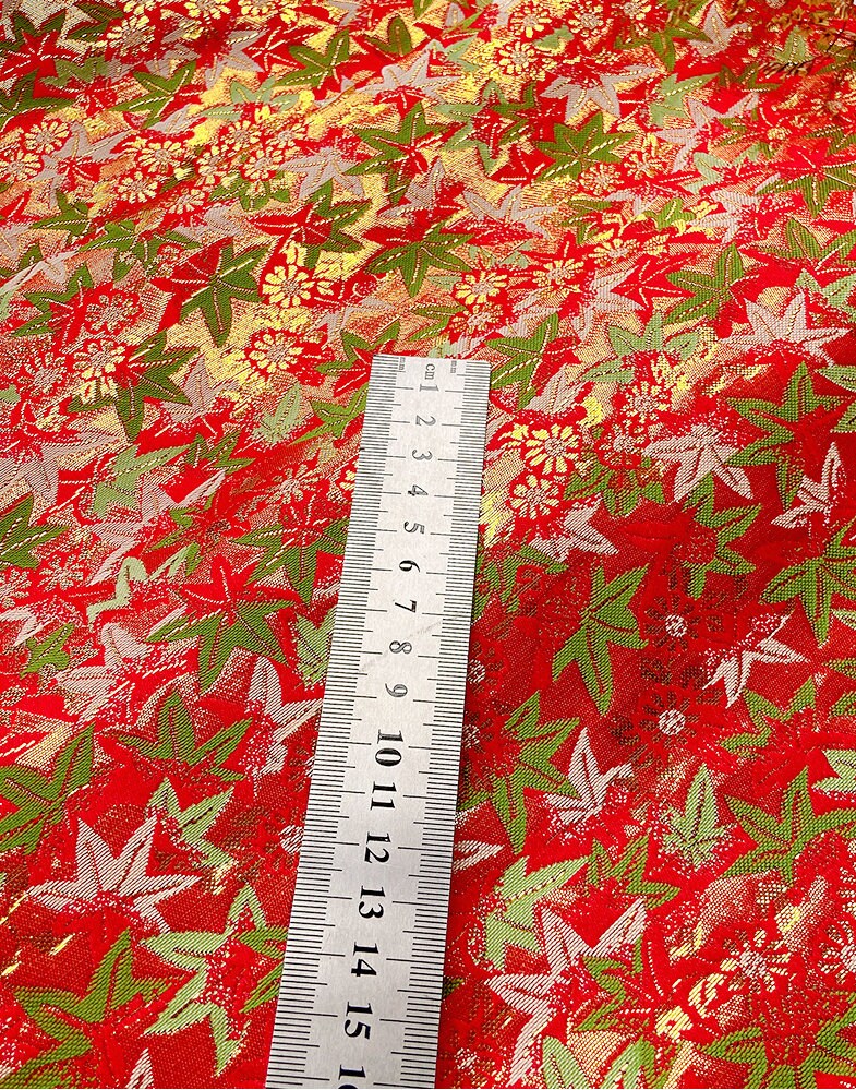 Tissu Nishijin Ori : Brocart Jacquard à motif de feuilles d’érable japonaises (largeur : 75 cm)