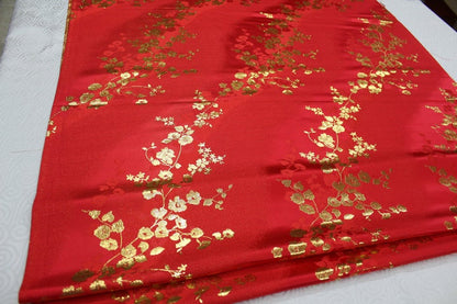 Tissu brocart à fleurs de cerisier : mélange de soie et de rayonne à motifs floraux japonais