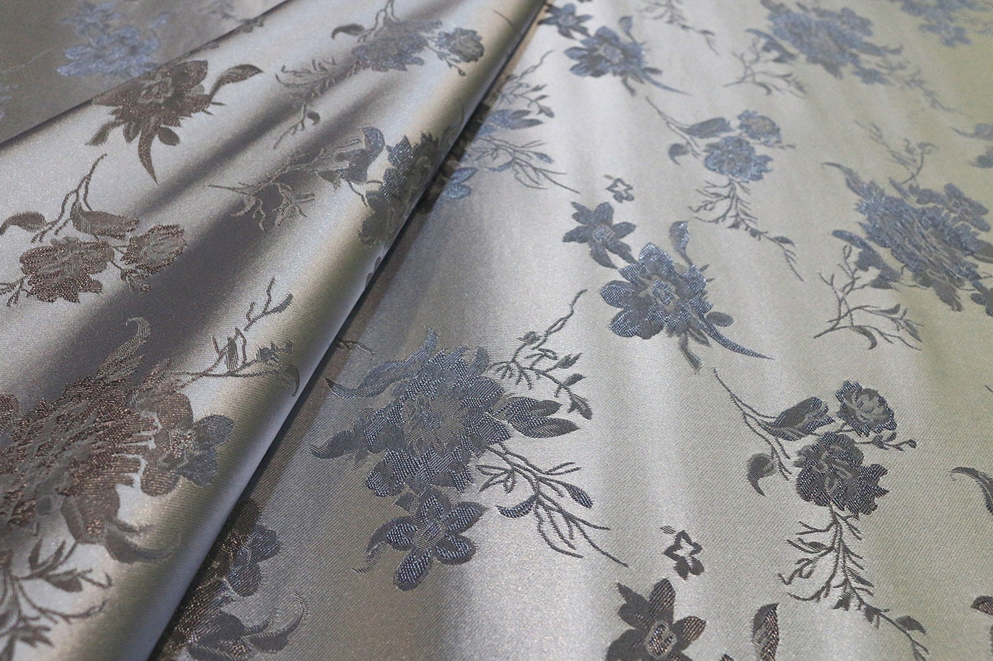 Floral Jacquard Brocade Fabric: Elegant Upholstery & Costume Sewing (29.5"W)
