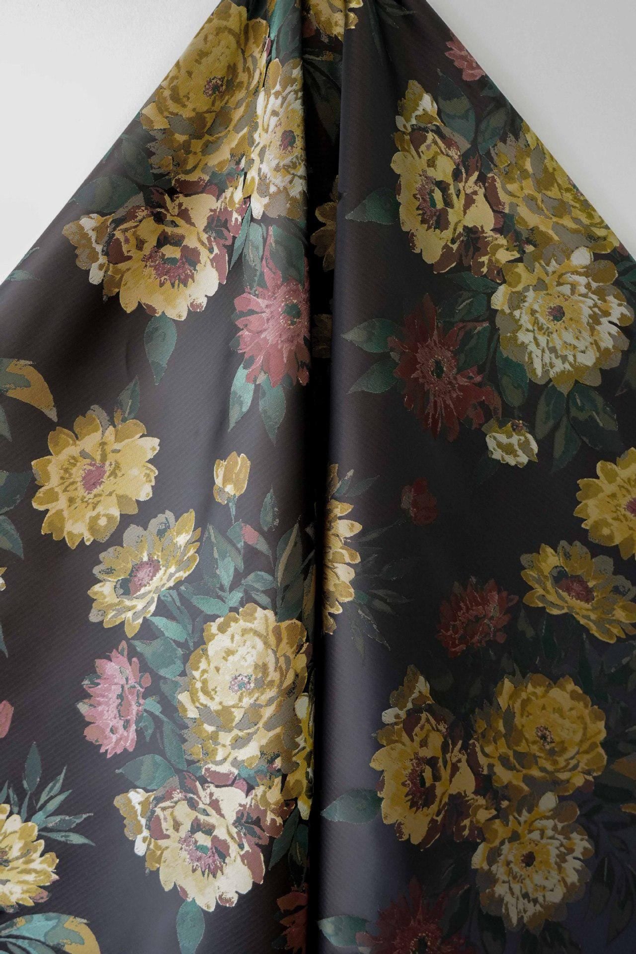 Peony Flower Jacquard Fabric: Retro Style Upholstery & Sewing (60"W)