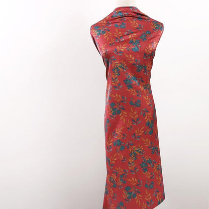 Tissu en soie imprimé numérique « Plum Blossom Tea », 150 cm de large.