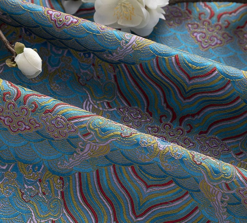 Tissu brocart jacquard à motif vagues océaniques : mélange de rayonne et de soie de 150 cm de large