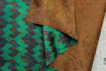 Tissu satin de soie thé : 142 cm de large, motif inversé en rayonne - Couture, costumes, décoration