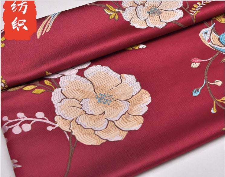 Tissu jacquard Oiseaux et Fleurs : Mélange de rayonne et soie doux et brillant