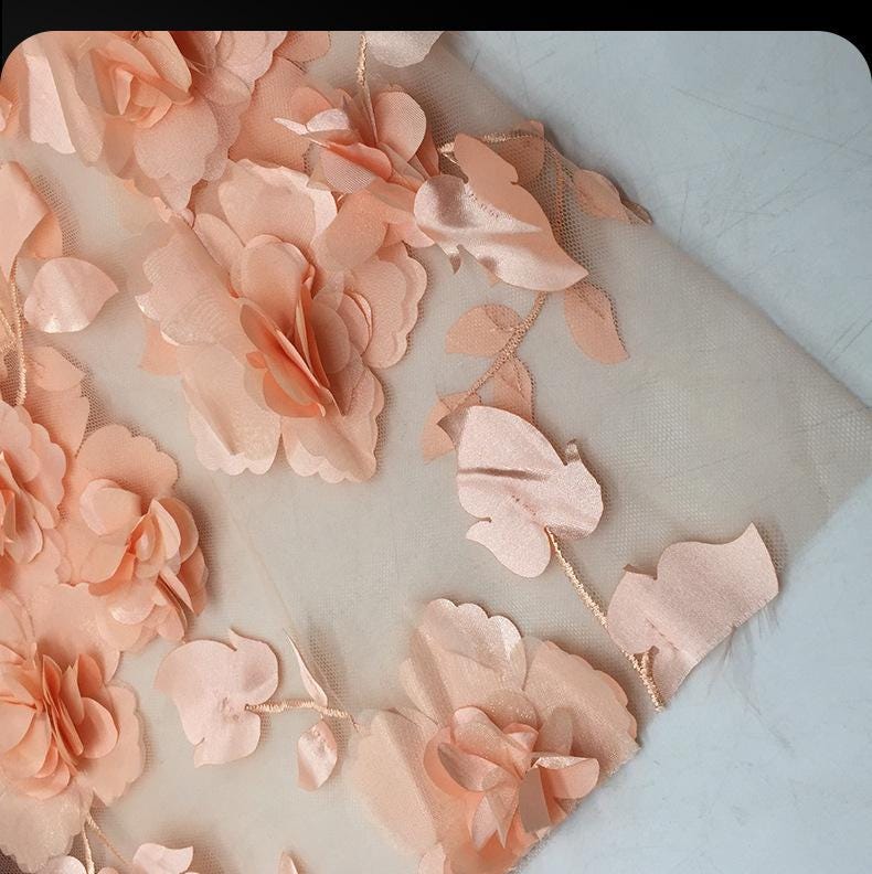 Tissu en maille brodée de fleurs ���� Voile de mariée orné de perles 3D, par Th