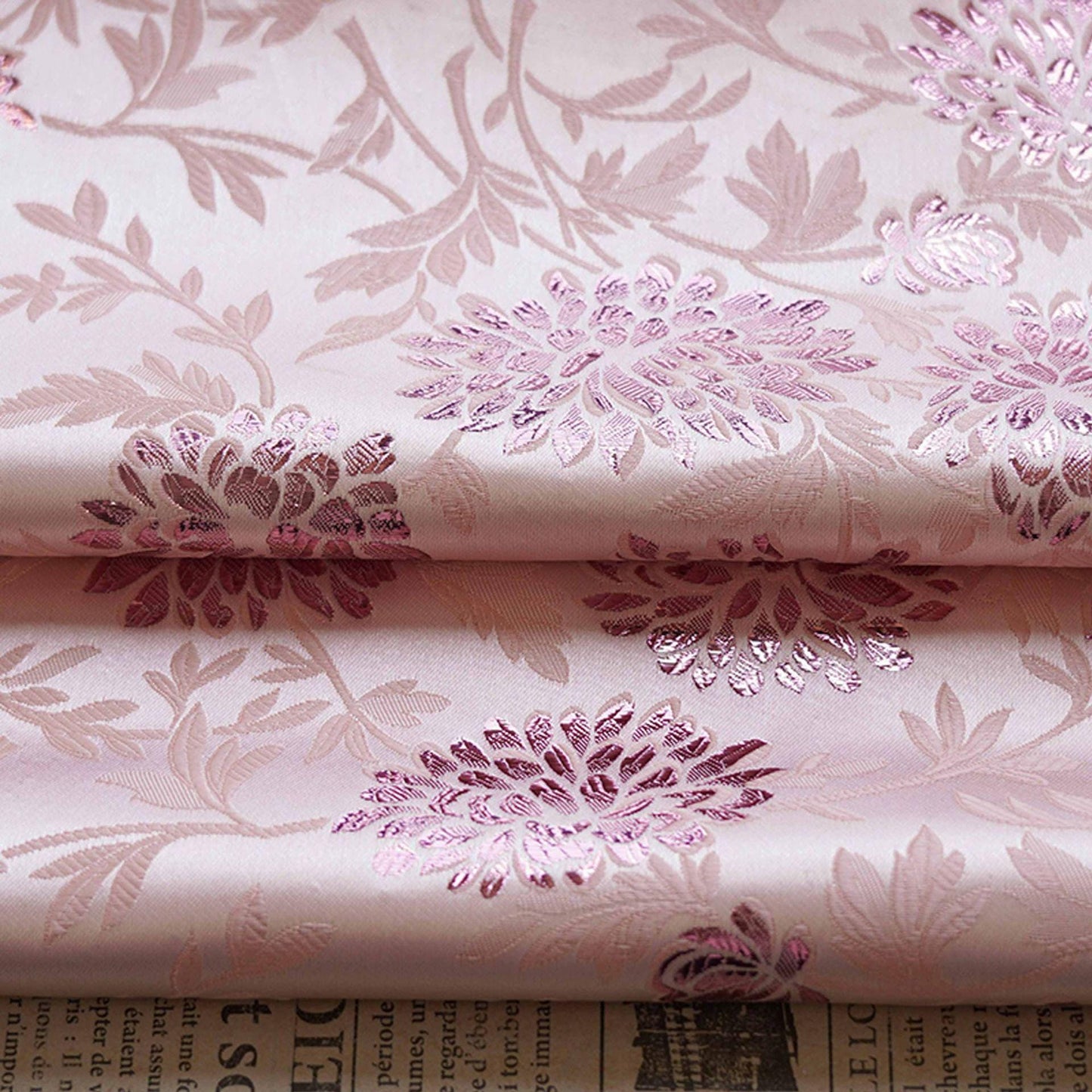 Tissu brocart de soie et rayonne à motif hibiscus rose : 65 pouces de large, matériau de couture floral