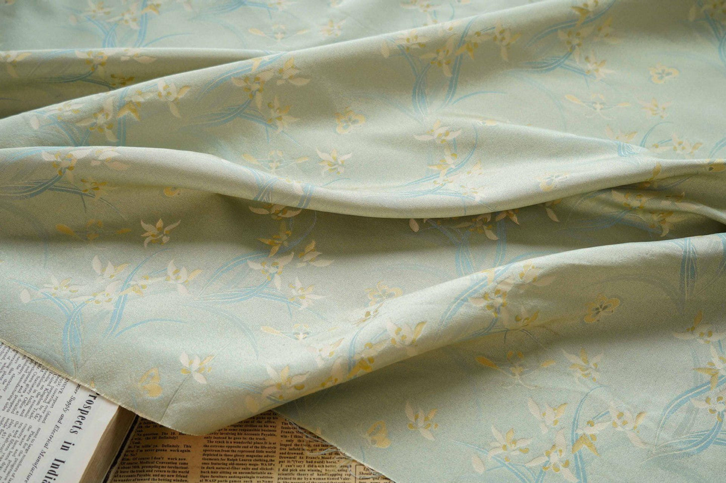 Floral Jacquard Woven Fabric: Reversible Embossed Upholstery, 59"W