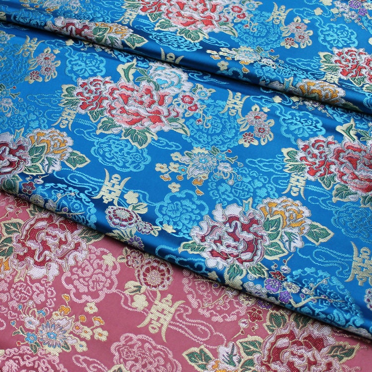 Tissu brocart à motifs floraux : jacquard de soie et rayonne de style sino-mongol