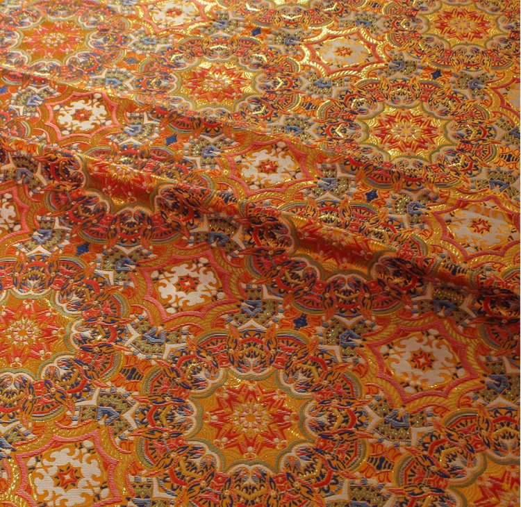 Tissu brocart Thangka exotique : satin jacquard tibétain (75 cm x 145 cm)