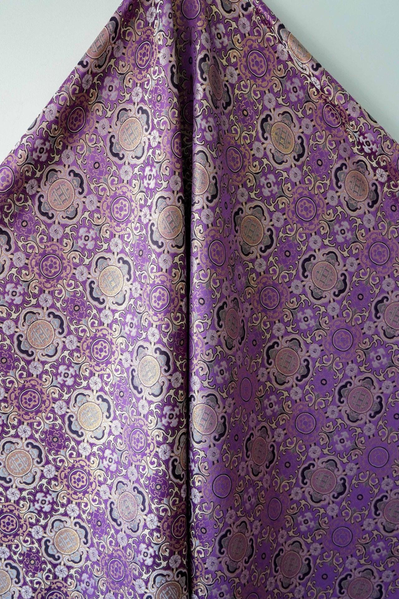 Tissu brocart jacquard à fils d'or ��� Patte chinoise porte-bonheur" Large