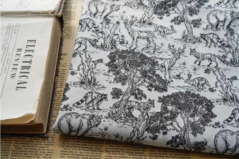 Tissu jacquard noir et blanc à motif zoo : mélange de rayonne pour ameublement, 140 cm de large