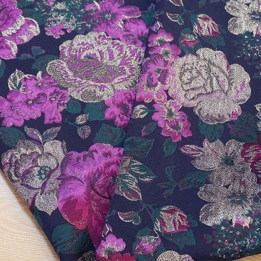 Tissu jacquard à motif pivoine : polyester pour ameublement, costumes et décoration - 140 cm de large
