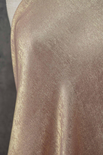 Tissu mousseline jacquard or métallisé ��" Matière fluide et ample