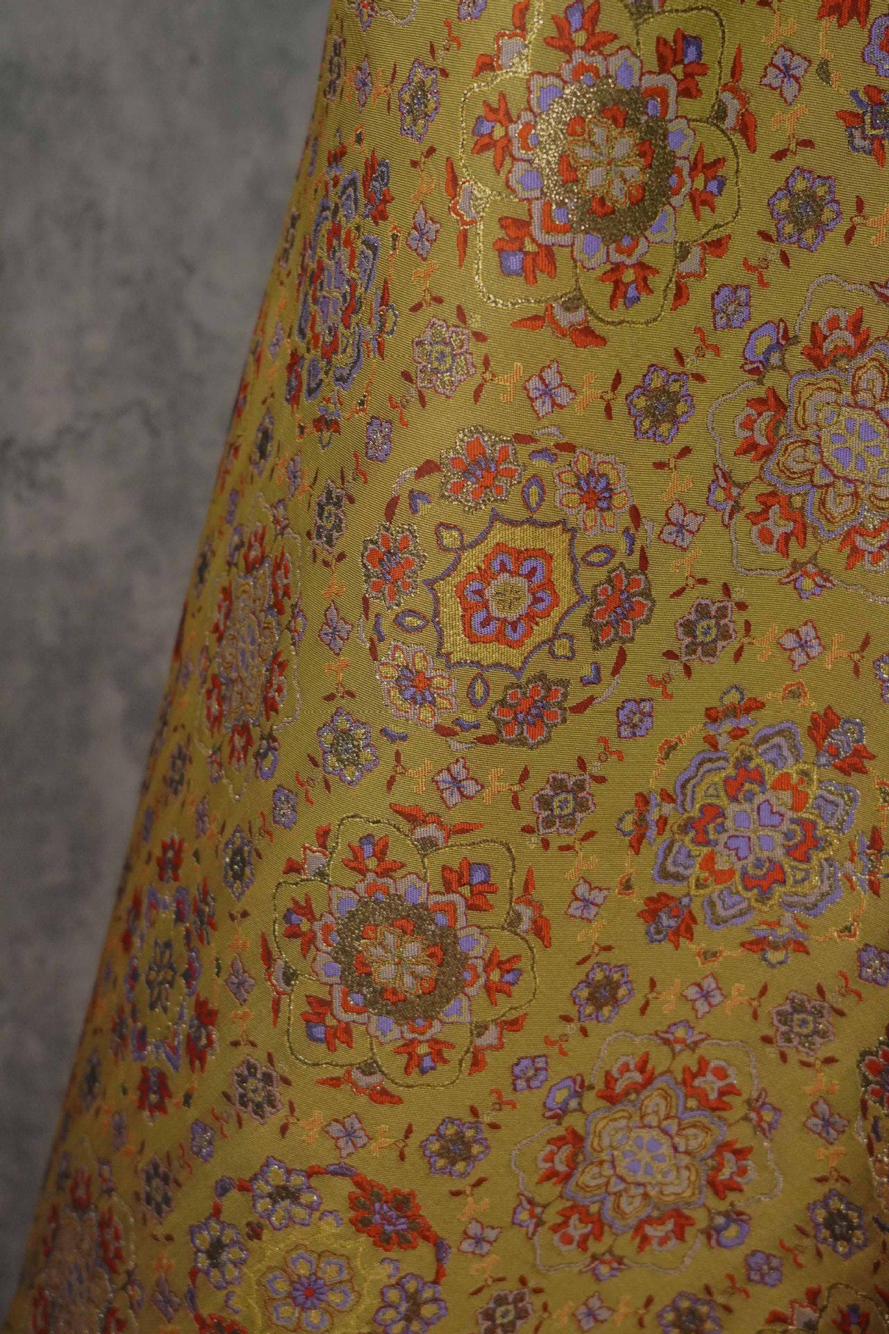 Tissu jacquard à fils d'or : tissu Dunhuang tissé et gaufré, 150 cm de large