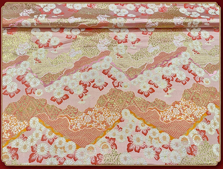 Tissu brocart de soie jacquard à motifs floraux roses Nishijin : ameublement et matelassage japonais