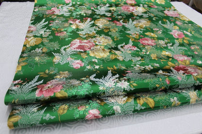 Tissu brocart jacquard à motifs floraux : Tissu pour vêtements traditionnels chinois