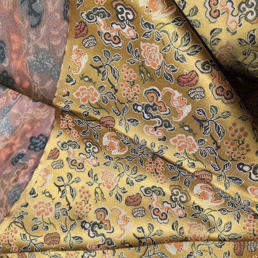 Tissu brocart de soie 59 pouces : motif totem ancien, ameublement et costume