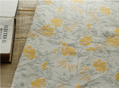 Tissu jacquard floral en relief : style vintage pour ameublement, robes, rideaux - 162,5 cm de large