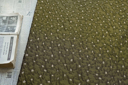 Tissu brocart jacquard floral vintage en relief 3D - 140 cm de large