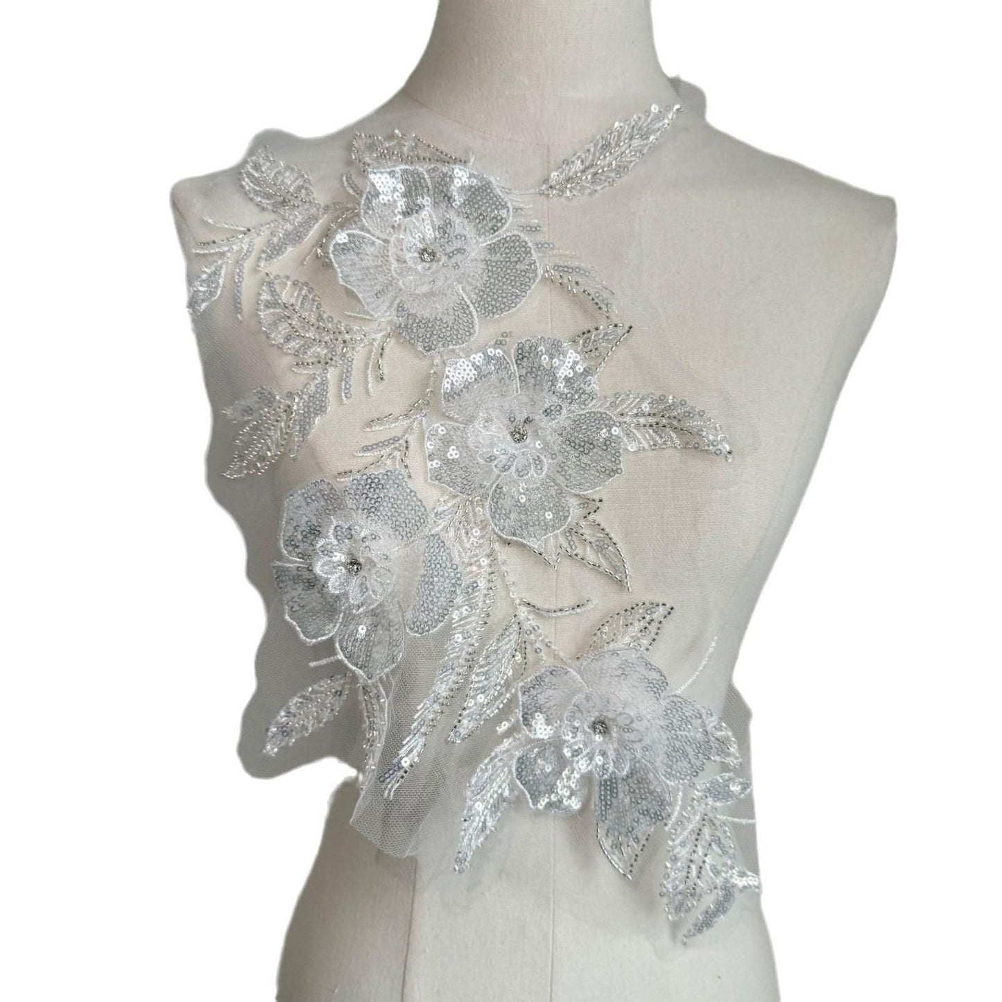 Applique florale à paillettes - Autocollant en tissu mesh brodé