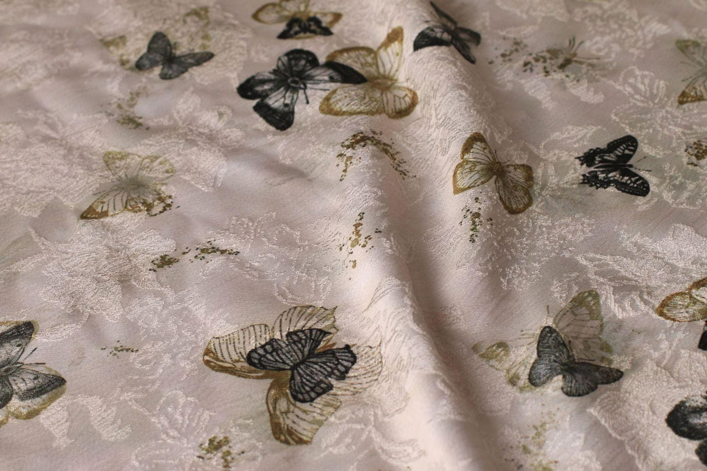 Floral Silky Satin Fabric: 59"W Ancient Painting Print
