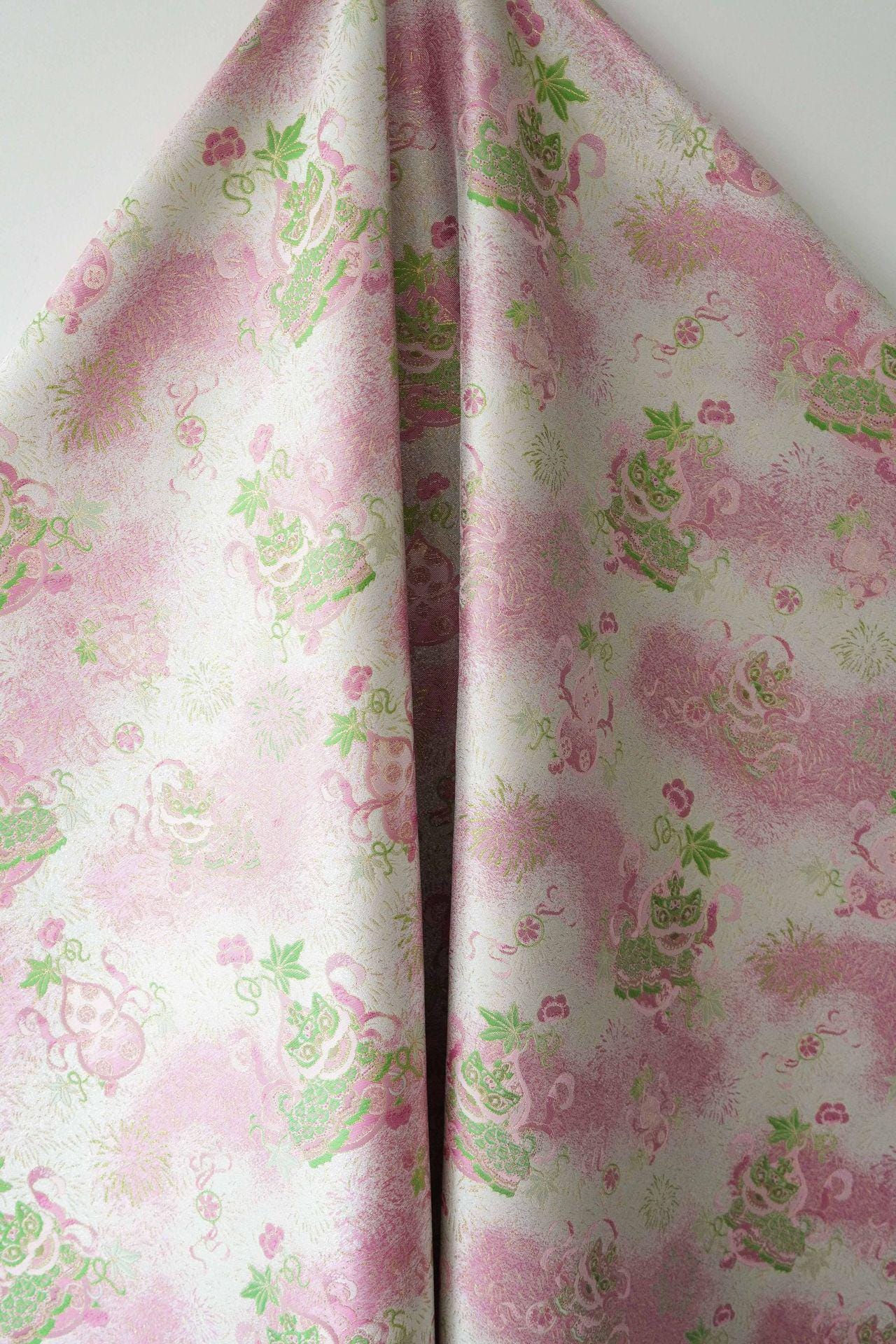 Luxury Song Dynasty Brocade Fabric, Golden Thread Jacquard Textile for Couture, Premium Oriental Silk Woven Material by the Yard - 1 Meter - Poppylollipop