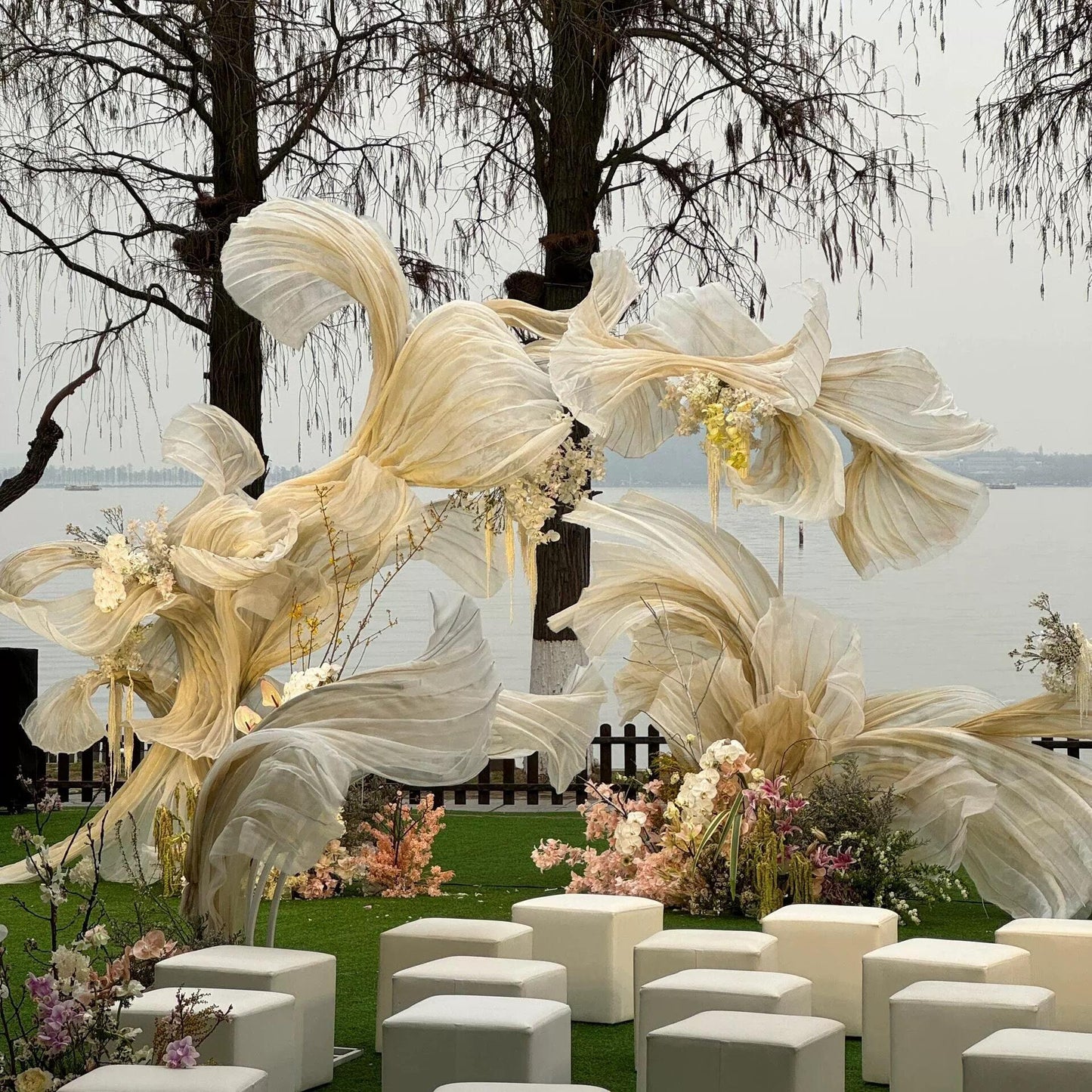 White Organza Wave Wedding Backdrop, Giant 3D Ribbon, Floating Ruffle Mesh Decor for Window Display, Bridal Shower, Party Stage Layout