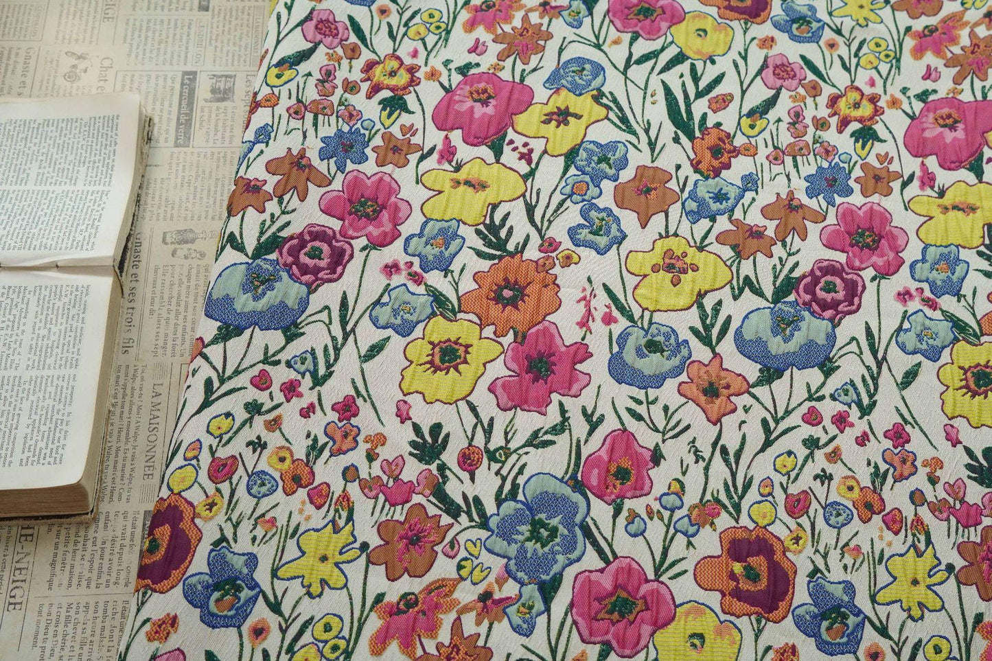 Art Style 3D Floral Jacquard Fabric, Abstract Embossed Flower Woven Textile, Double-Sided Fashion Material for DIY Clothing & Costumes, 52"W