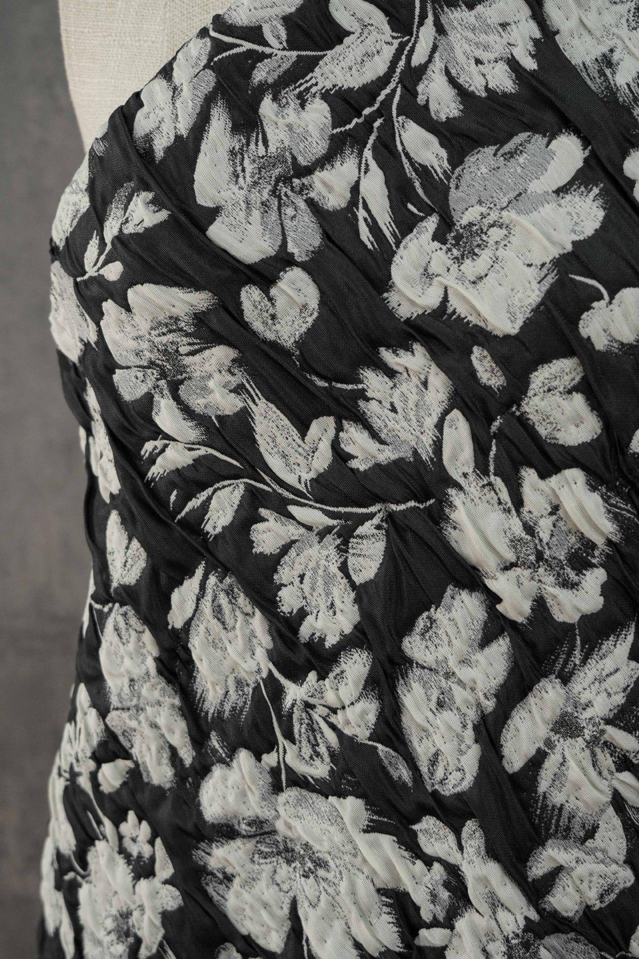 Black & White 3D Embossed Floral Jacquard Fabric by the Yard: Vintage Botanical Woven, Dress Sewing, Upholstery, Costume Material, 51"Wide