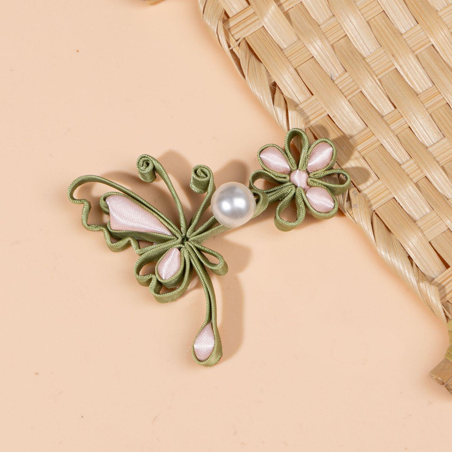 Handmade Chinese Frog Button, Butterfly Knot Closure, Qipao Button, Sewing Trim, Pearl Flower Embellishment, Oriental Fashion Accessory