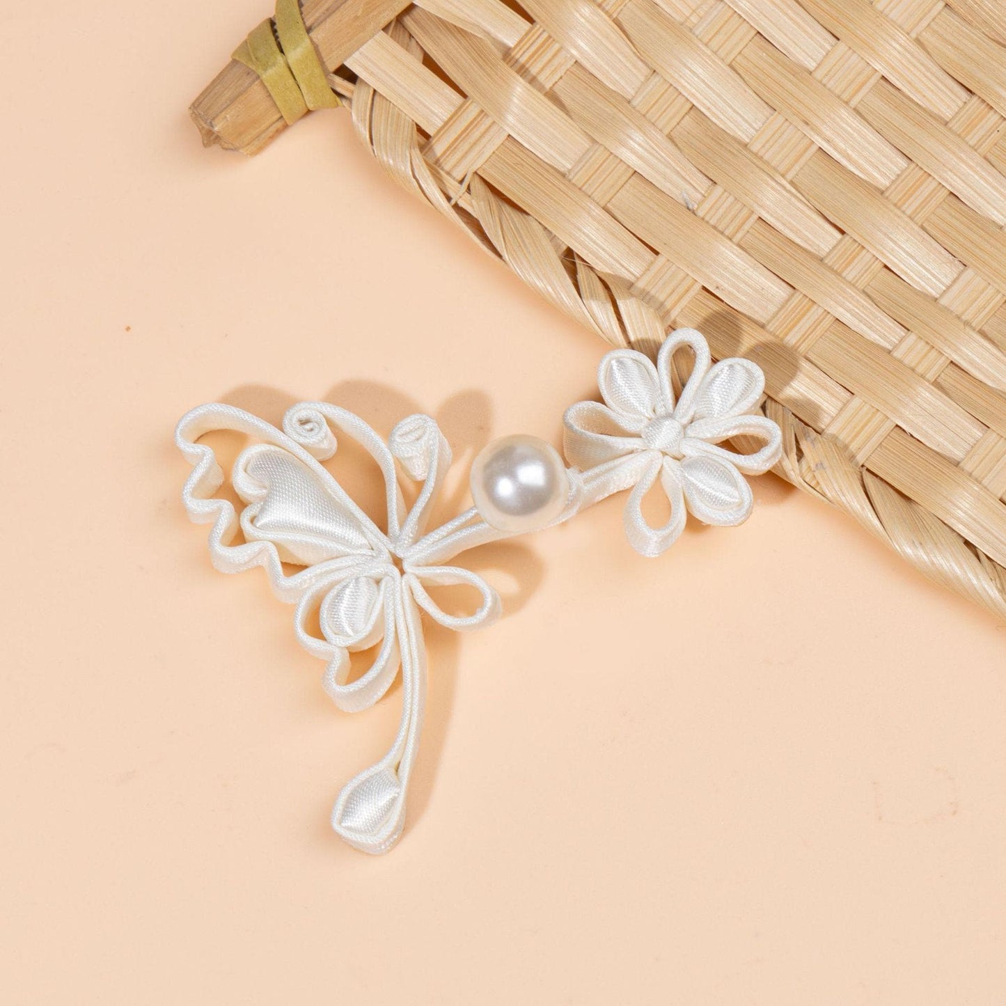 Handmade Chinese Frog Button, Butterfly Knot Closure, Qipao Button, Sewing Trim, Pearl Flower Embellishment, Oriental Fashion Accessory