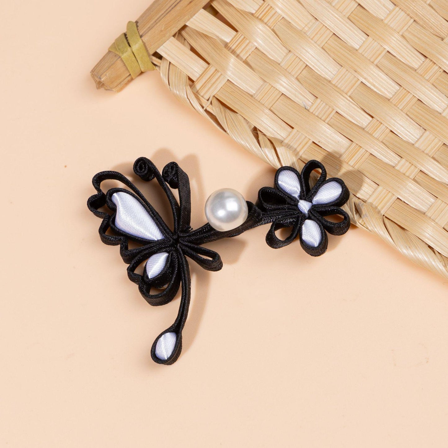Handmade Chinese Frog Button, Butterfly Knot Closure, Qipao Button, Sewing Trim, Pearl Flower Embellishment, Oriental Fashion Accessory
